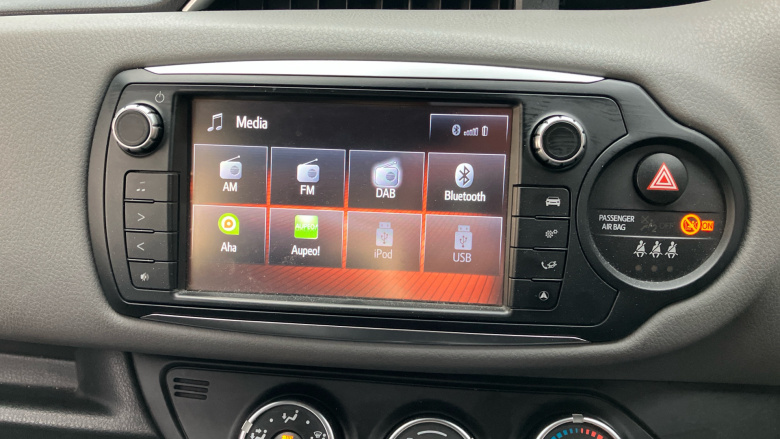 Toyota Yaris 1.33 VVT-i Icon 5dr CVT Petrol Hatchback